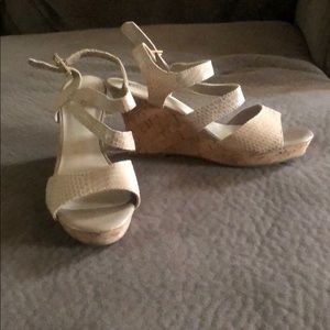 Nude wedges